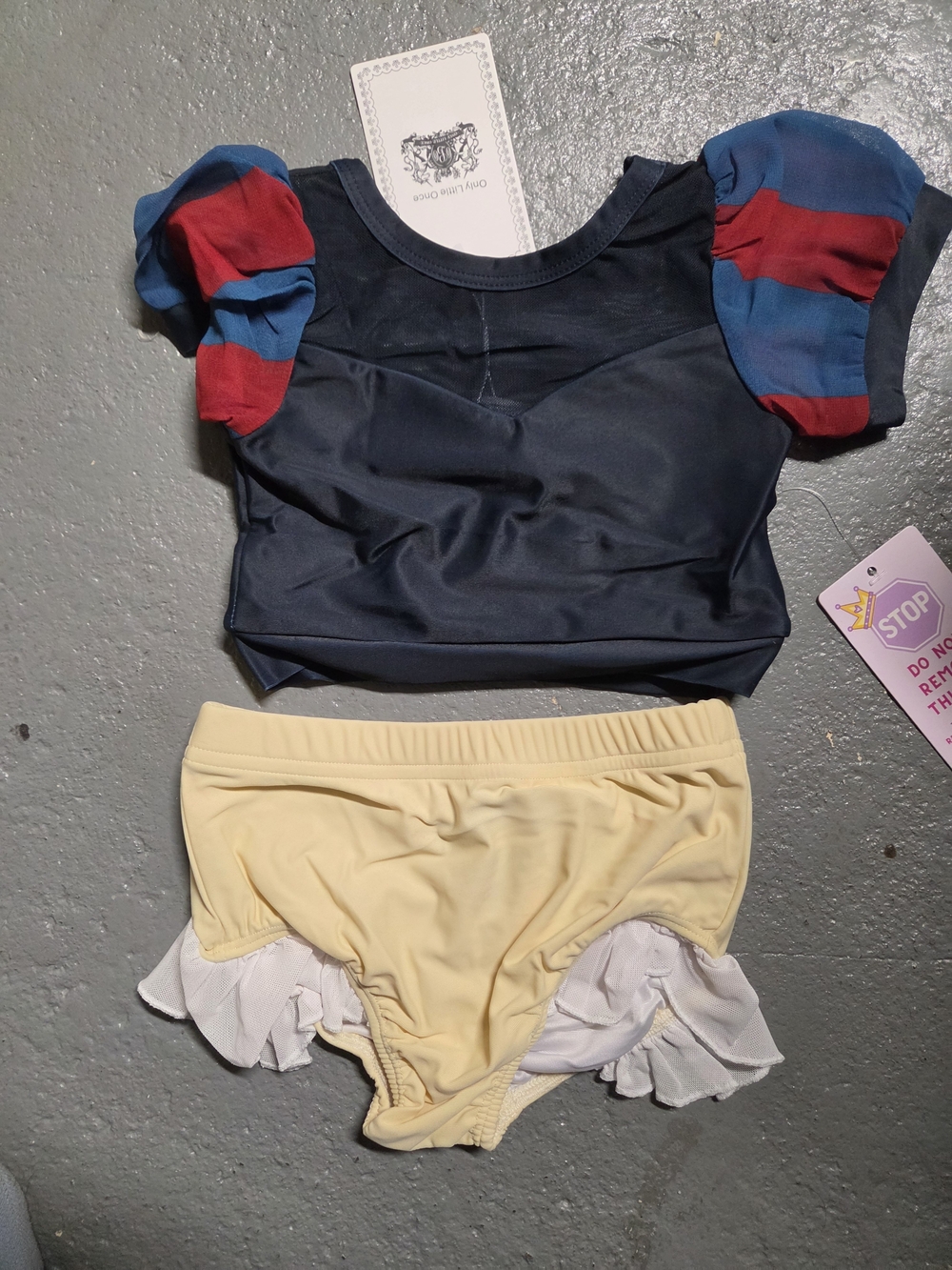 Snow White Swimsuit 2/3